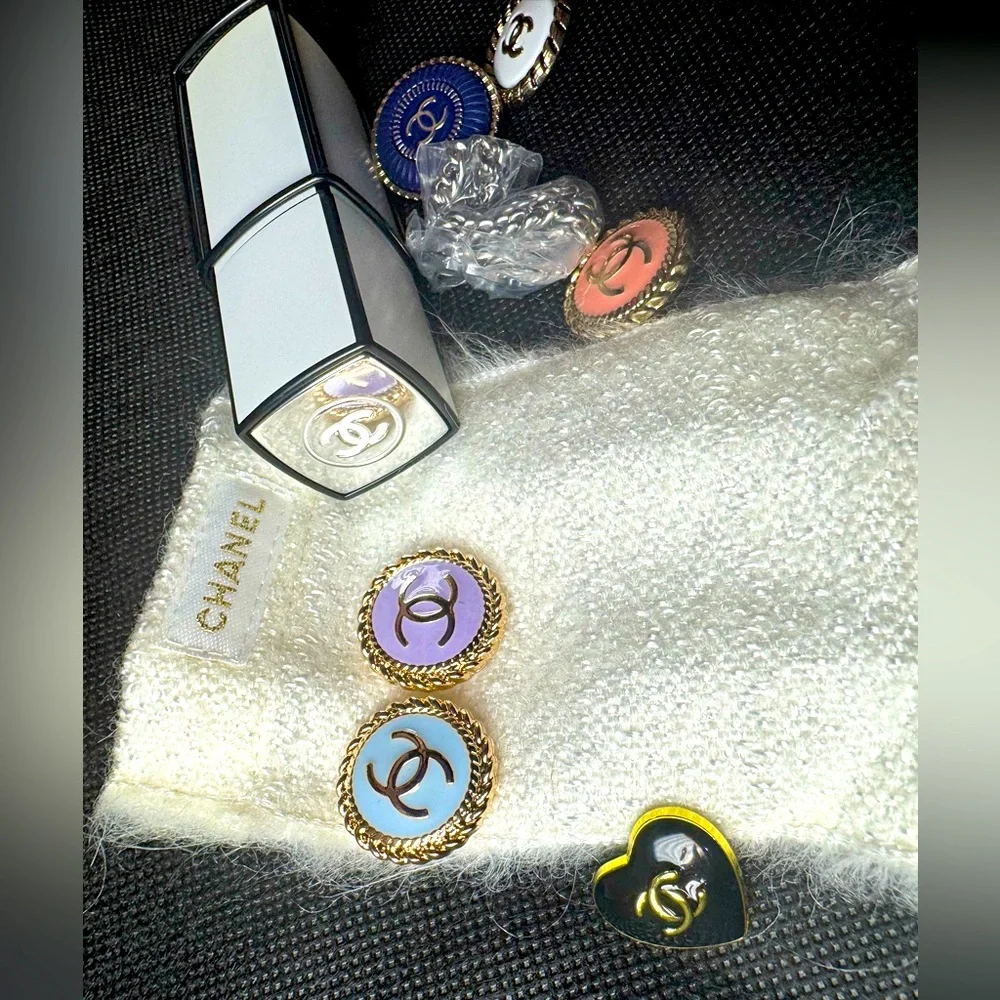 Chanel No. 5 Perfume Travel Set, Chain & Pouch Collectable, Limited Edition - Picture 4 of 10